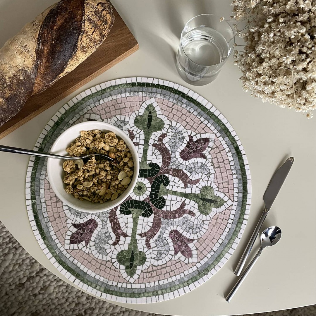 Round mosaic vinyl placemat Flora